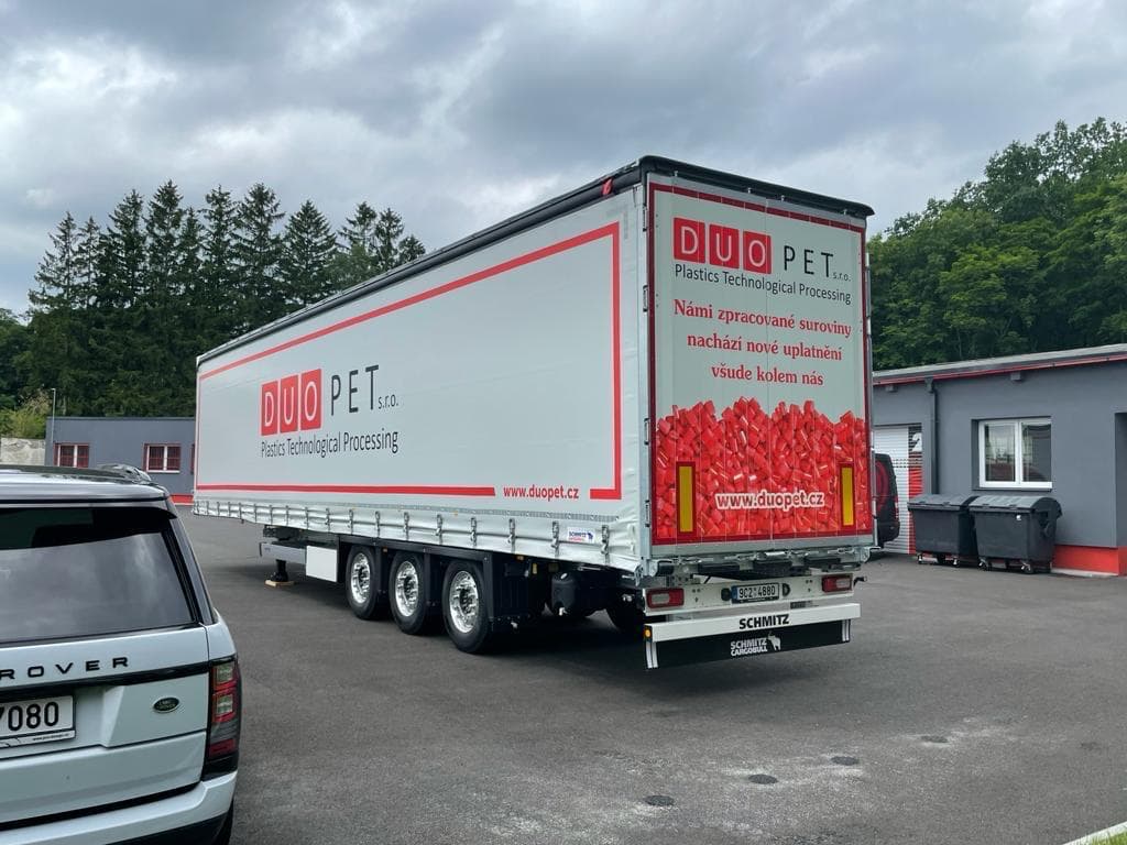DUOPET truck — European transport